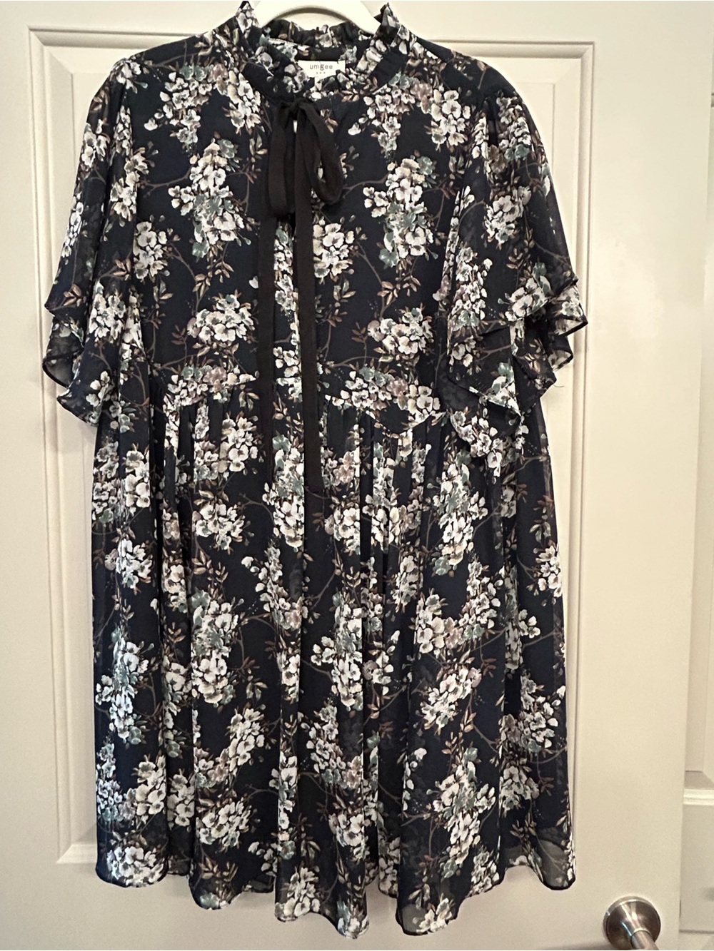 Floral Tie-Neck Black print dress.